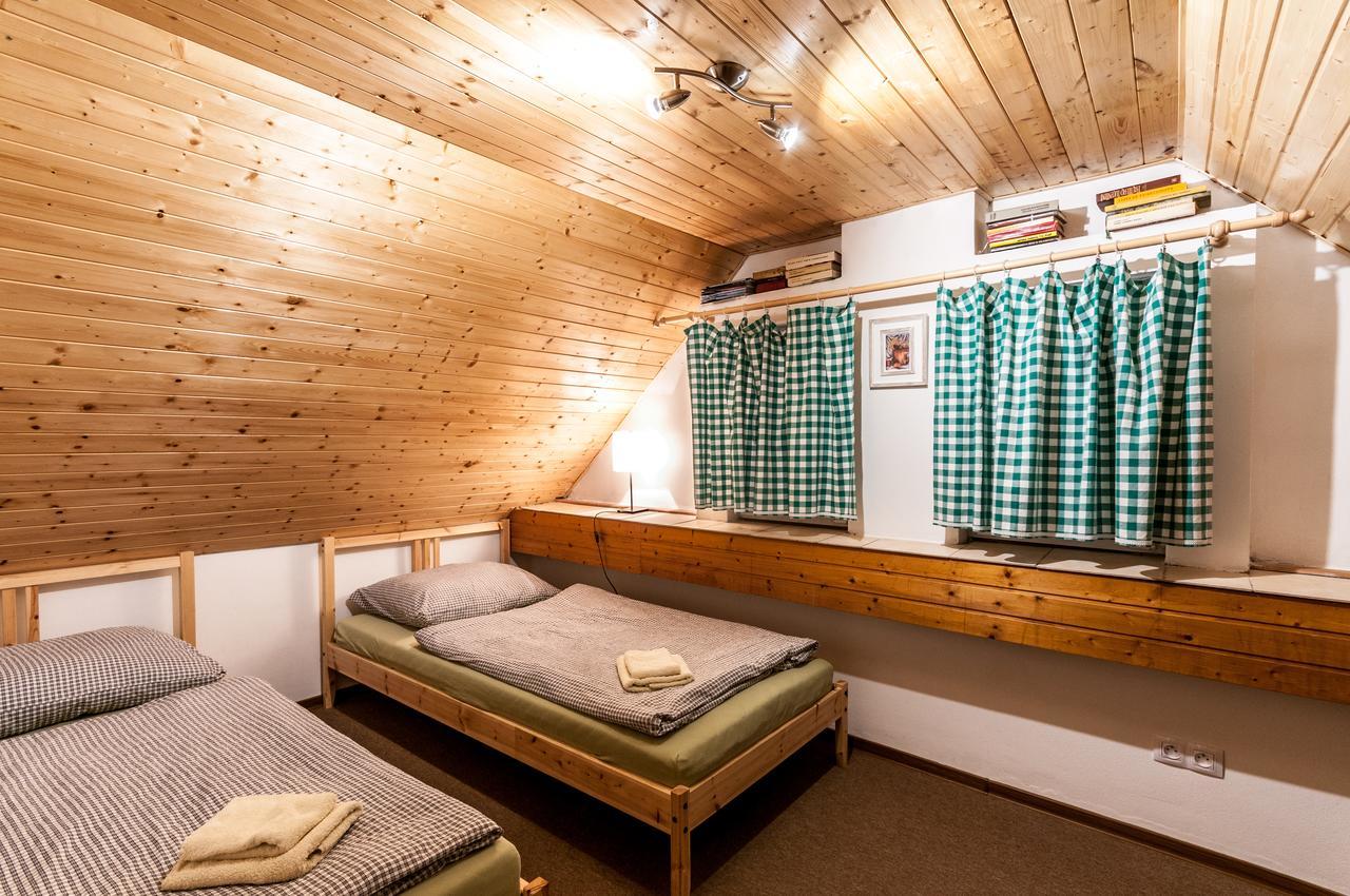 Chalupka Hotel Хлоховец Екстериор снимка