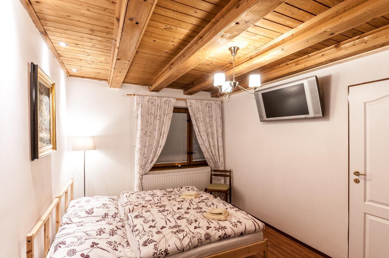 Chalupka Hotel Хлоховец Екстериор снимка